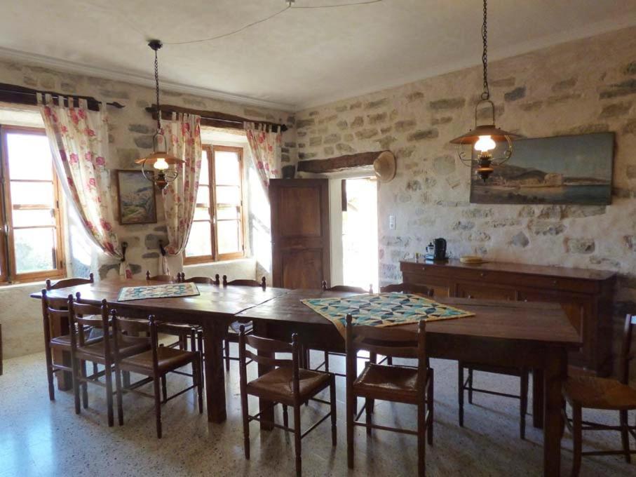 Le Relais Des Baronnies Hotel Montjay  Ngoại thất bức ảnh
